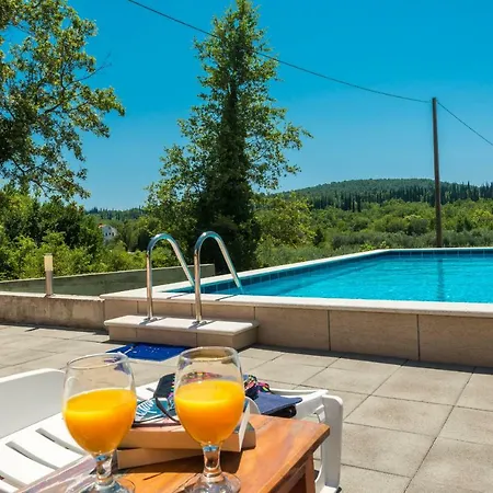Harmonia Apartment *